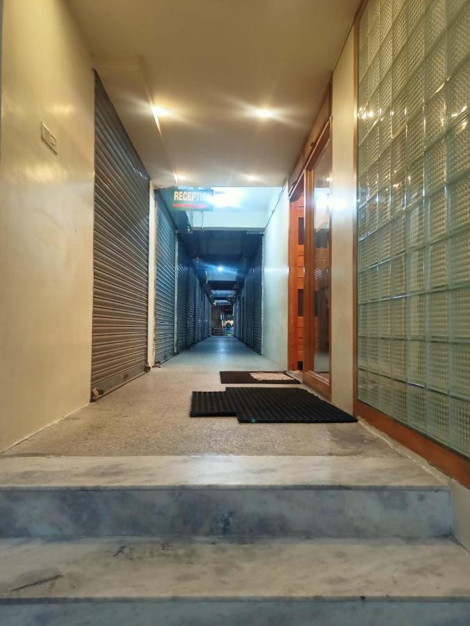 Sky Park Hotels 蒂鲁布尔 外观 照片