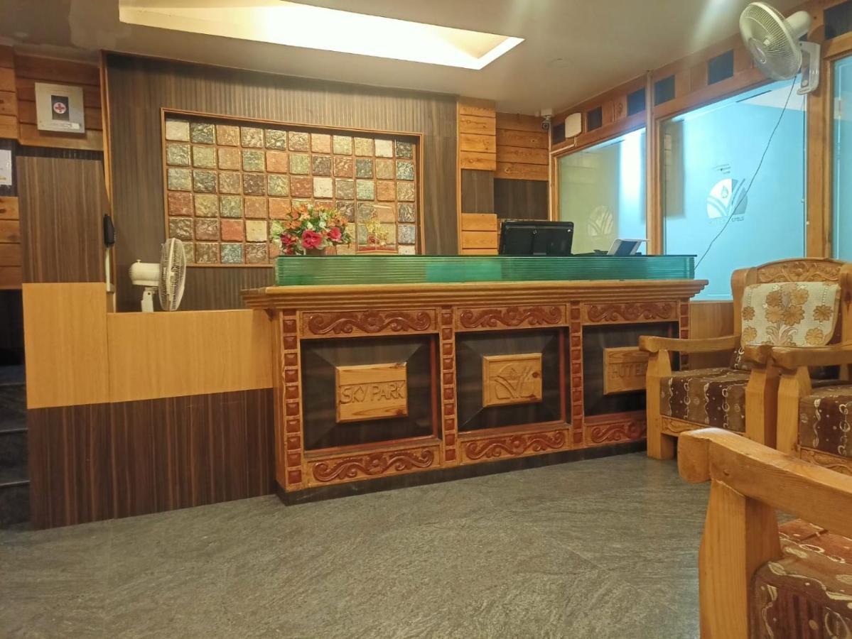 Sky Park Hotels 蒂鲁布尔 外观 照片